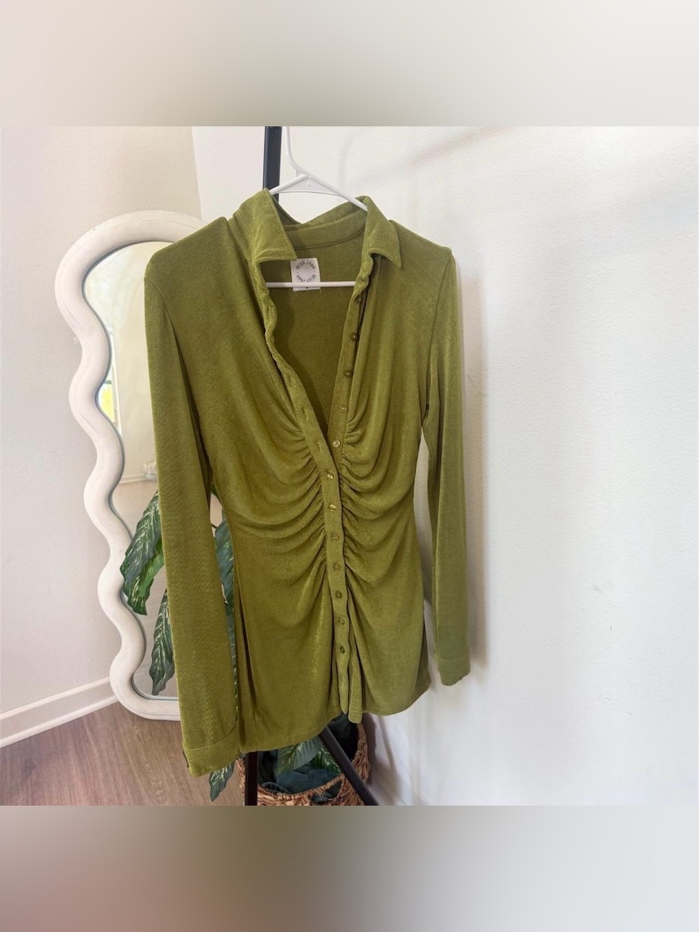 WITH JEAN Andy Olive Green Long-Sleeve Ruched Button-Front Mini Dress size XS - Picture 3 of 5